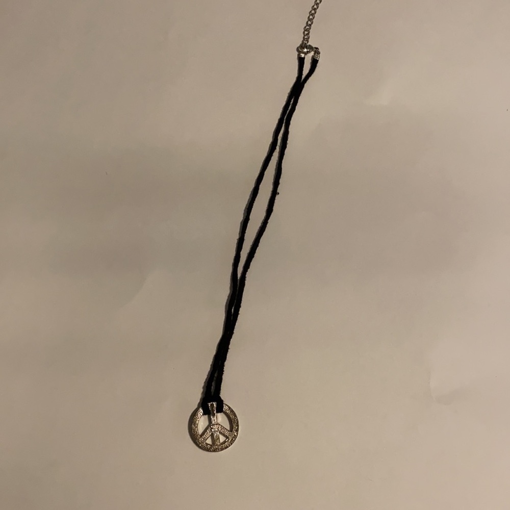 Avon peace sign necklace - Picture 2 of 5